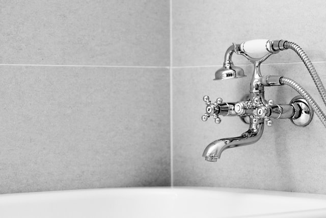 bathroom fixtures